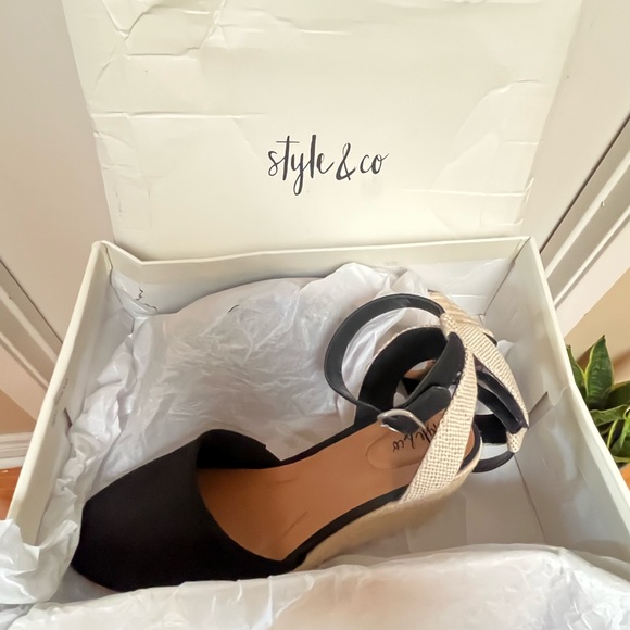 NWT/Box | Style & Co. | Mailena Closed Toe Black/Beige Ankle Strap Wedge Sandal - Picture 6 of 10